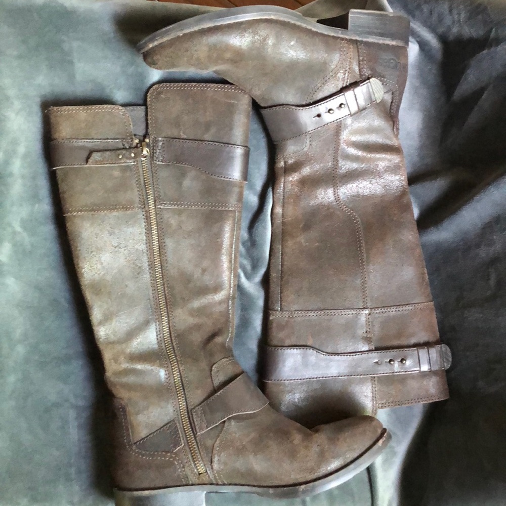 Ugg Tall Leather Boots!! Size 9 - New!!